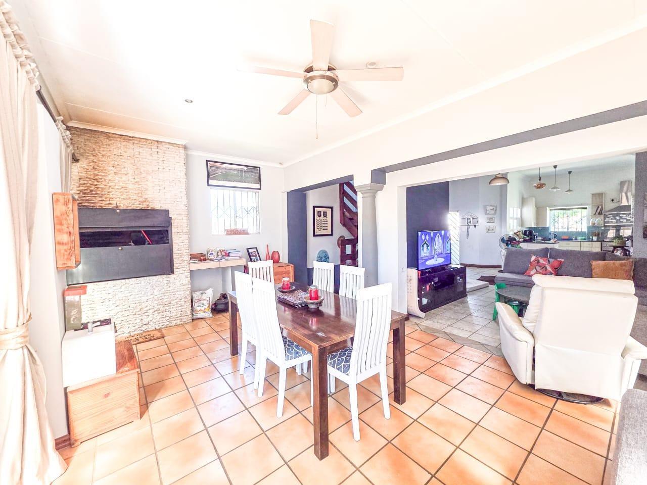 5 Bedroom House in Rooihuiskraal North