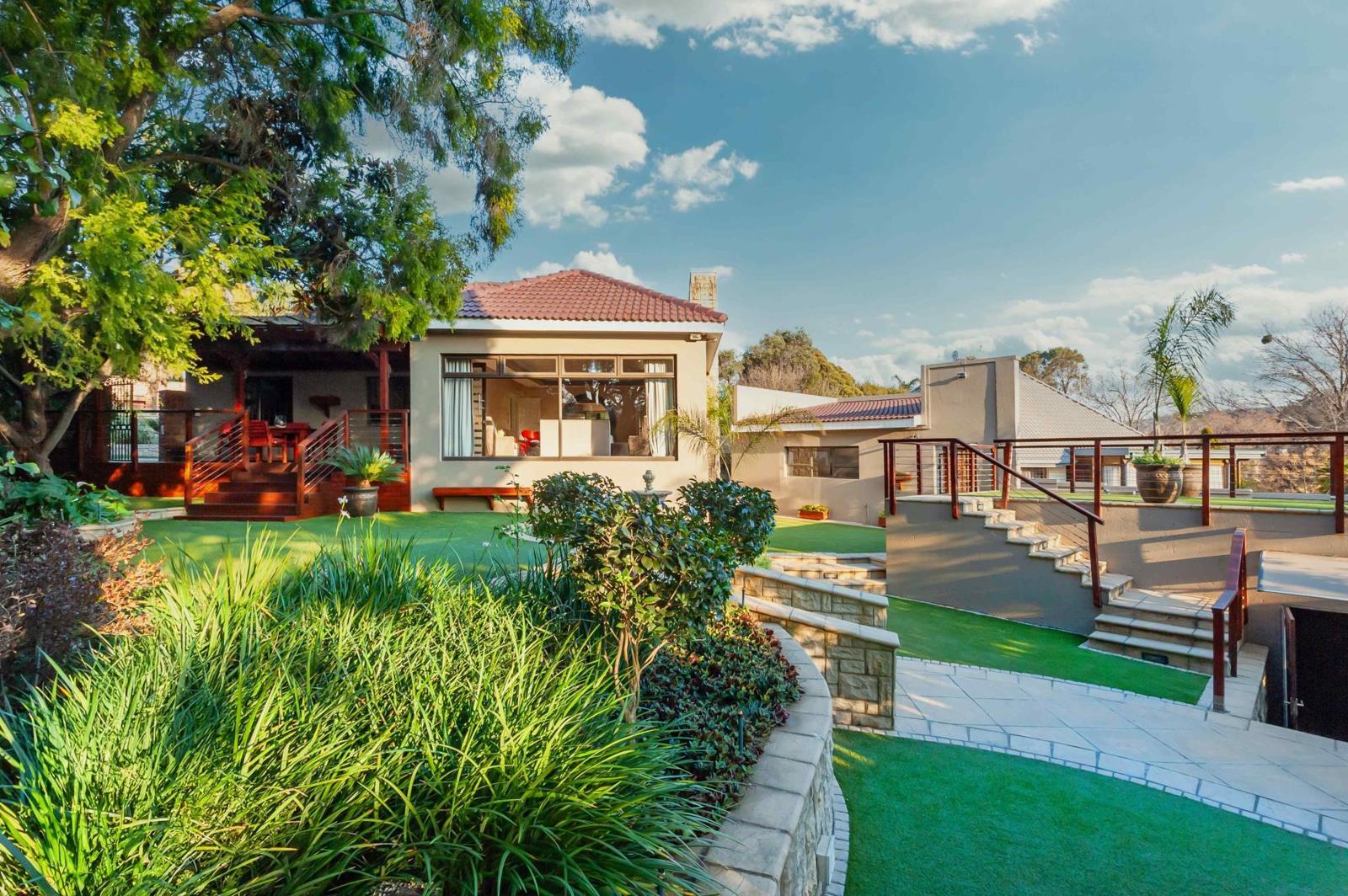4 Bedroom House in Mondeor