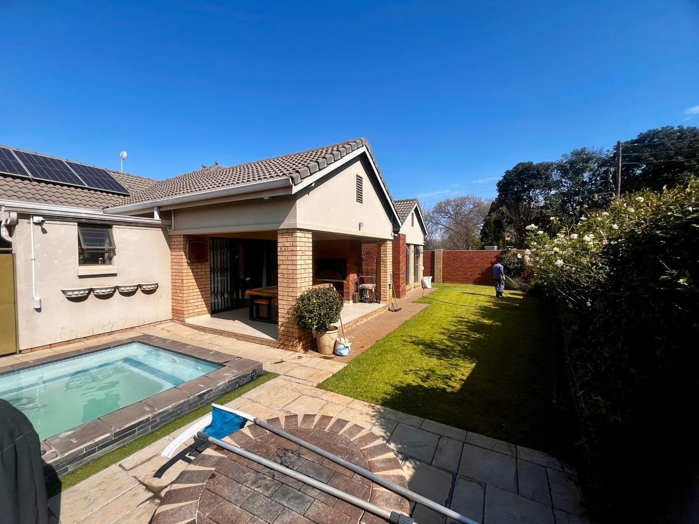 3 Bedroom Townhouse in Vyfhoek AH