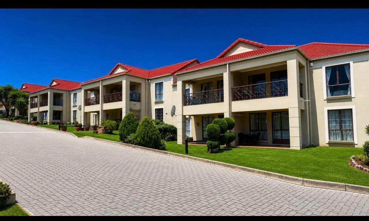 2 Bedroom Townhouse in Oakdene