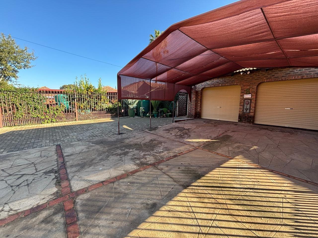 3 Bedroom House in Rhodesdene