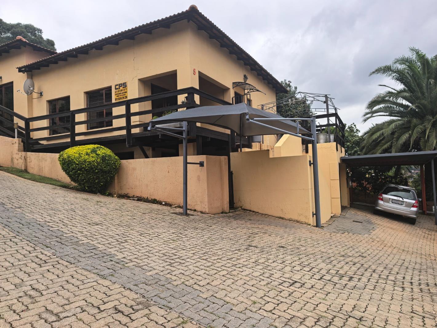 3 Bedroom Townhouse in Oakdene