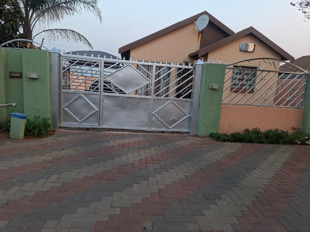 2 Bedroom House in Soshanguve VV