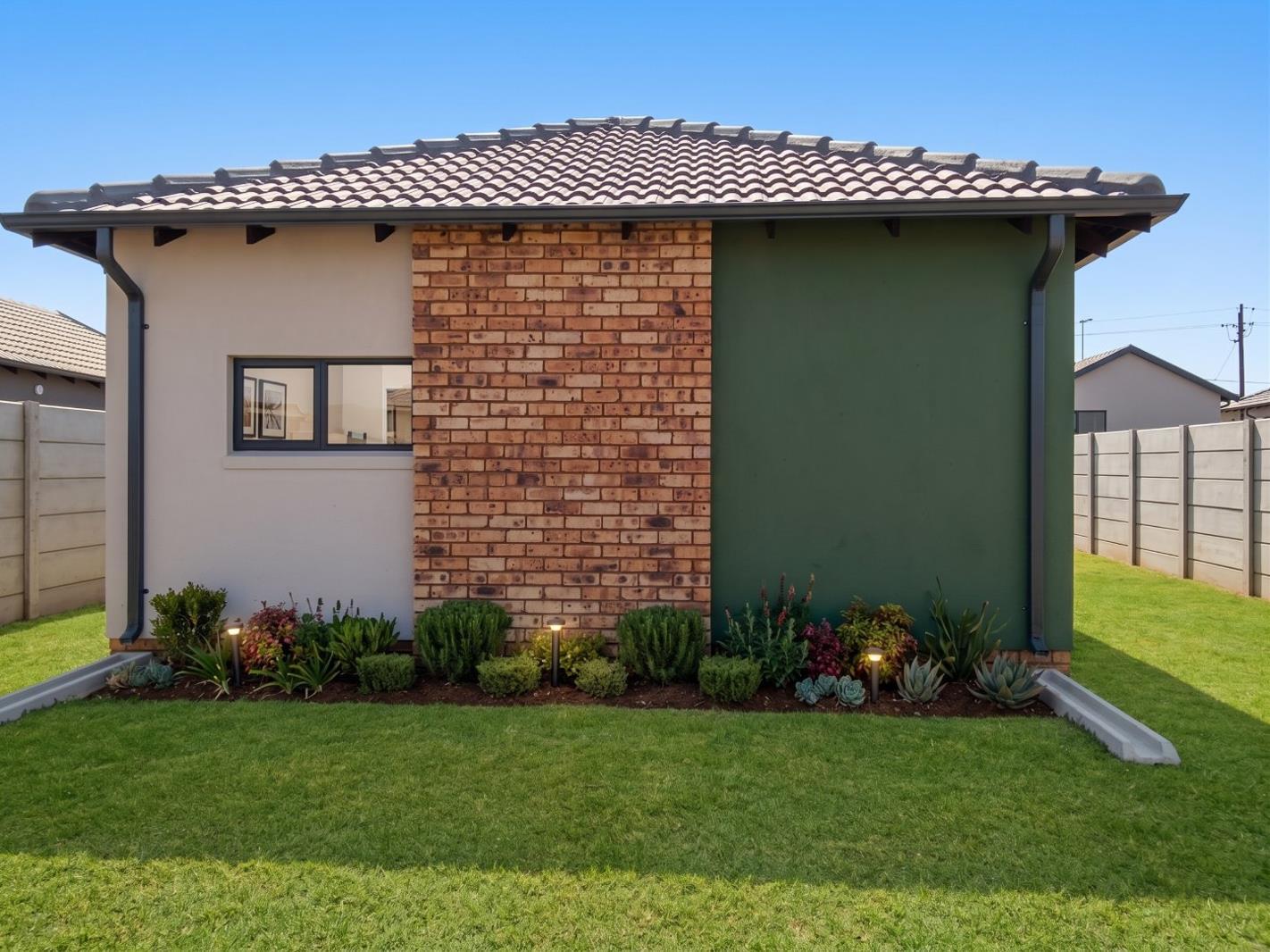 2 Bedroom House in Toekomsrus