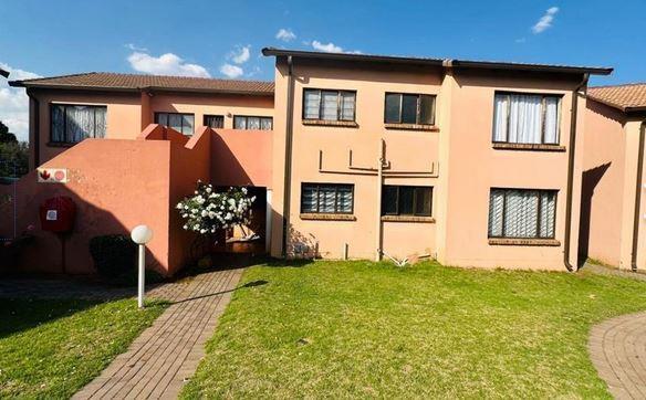 2 Bedroom Townhouse in Mondeor