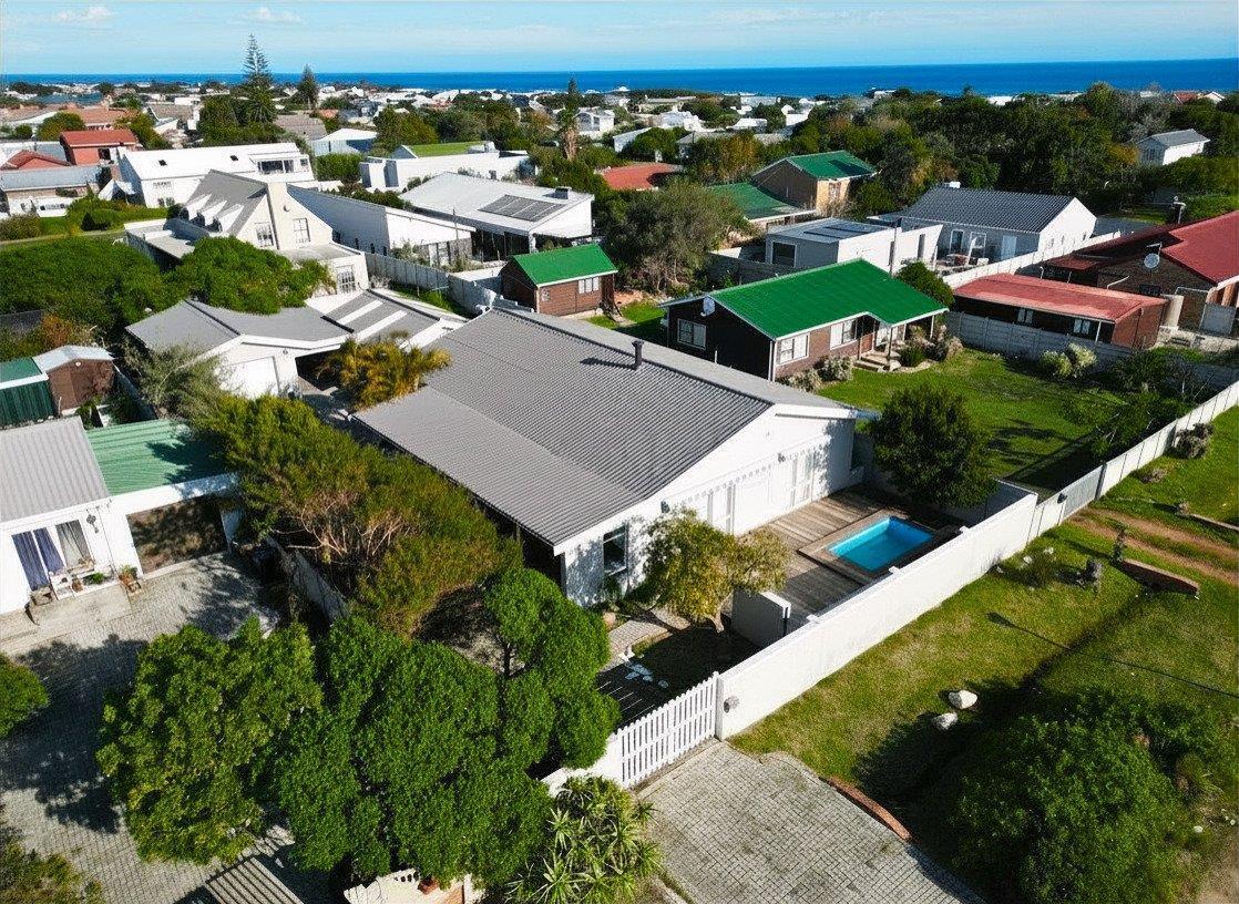 3 Bedroom House in Sandbaai