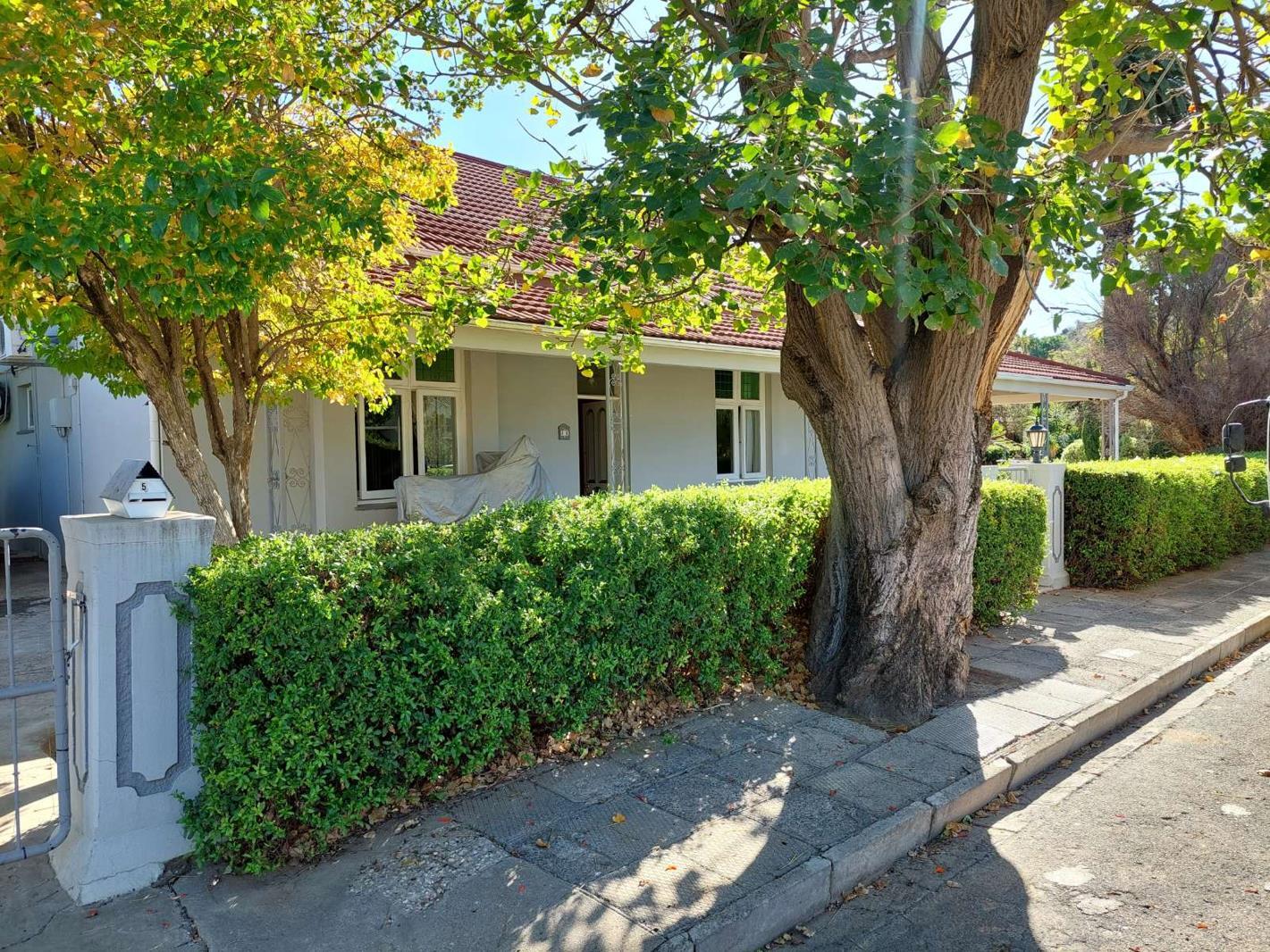 4 Bedroom House in Graaff Reinet