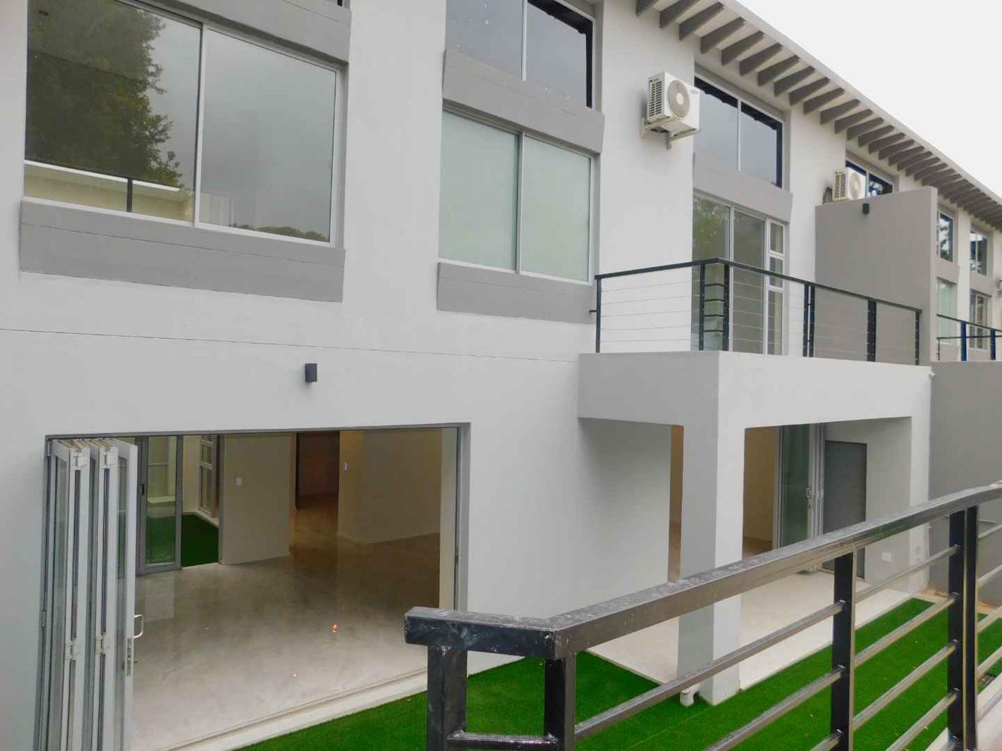 3.5 Bedroom Cluster in Hyde Park