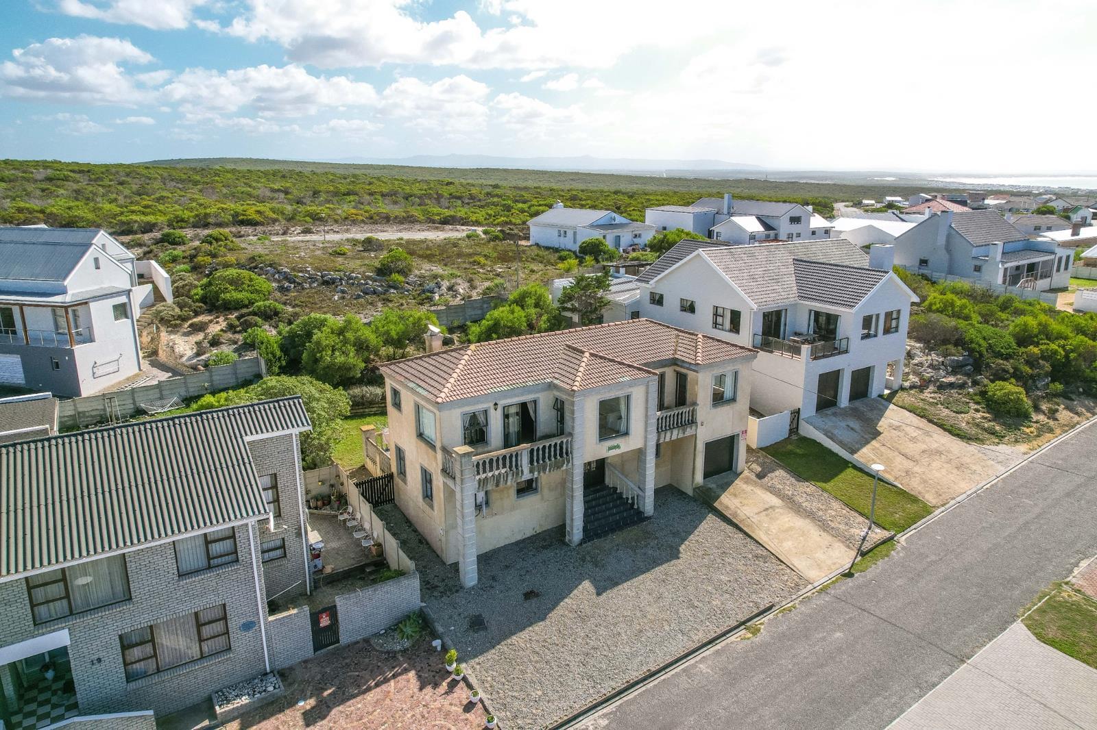 3 Bedroom House in Struisbaai