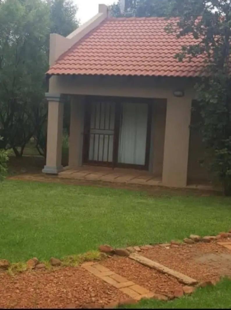 1 Bedroom Garden Cottage in Rustenburg Central