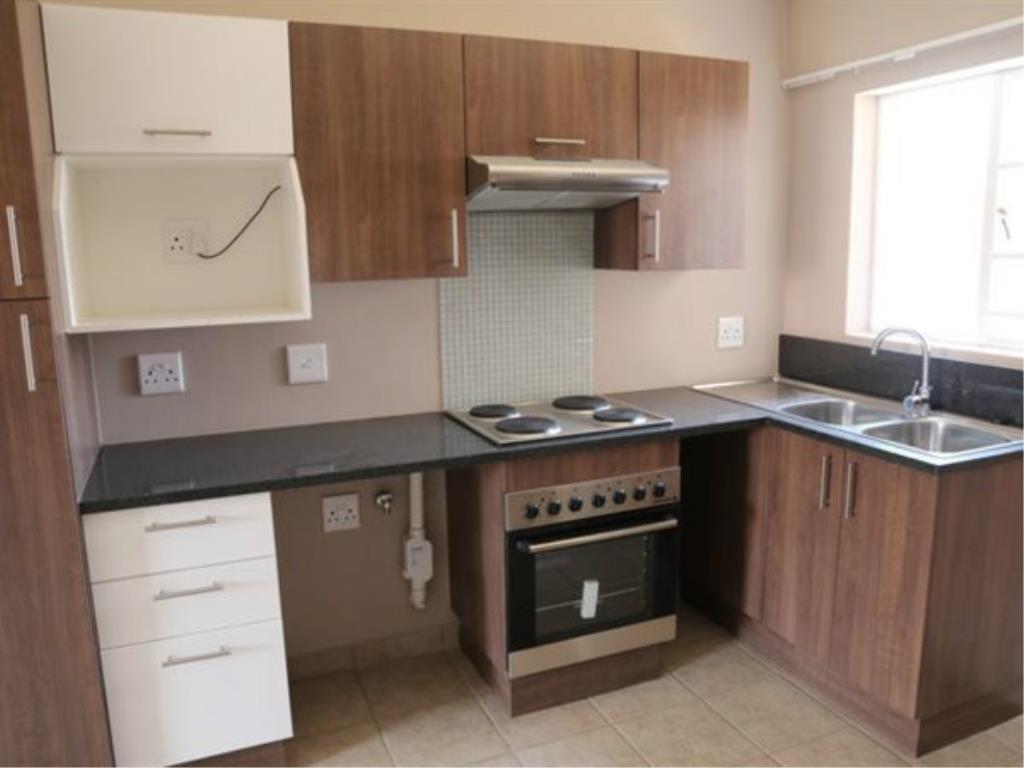 2 Bedroom Apartment in Die Hoewes