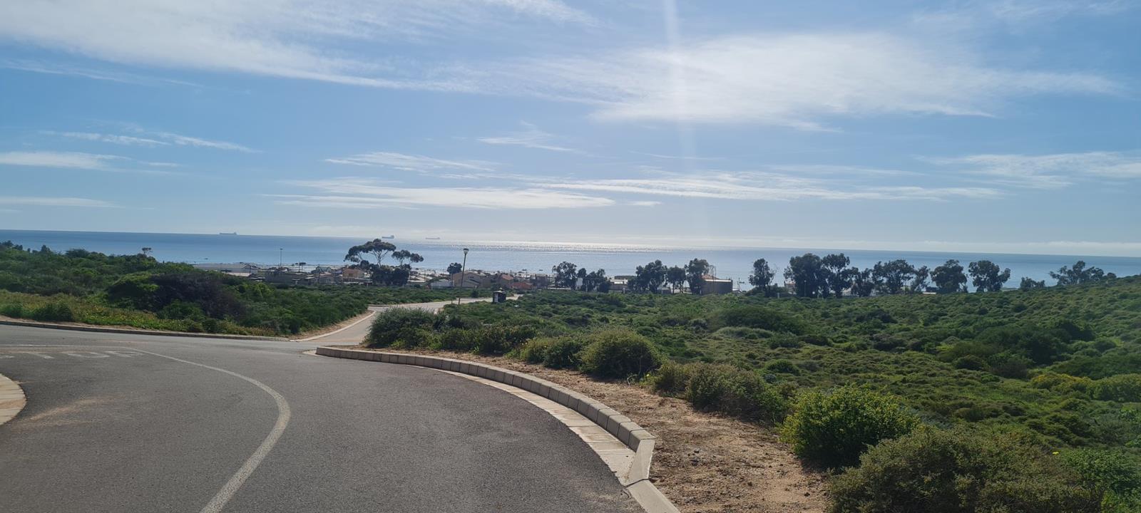 500 m² Land available in St Helena Views