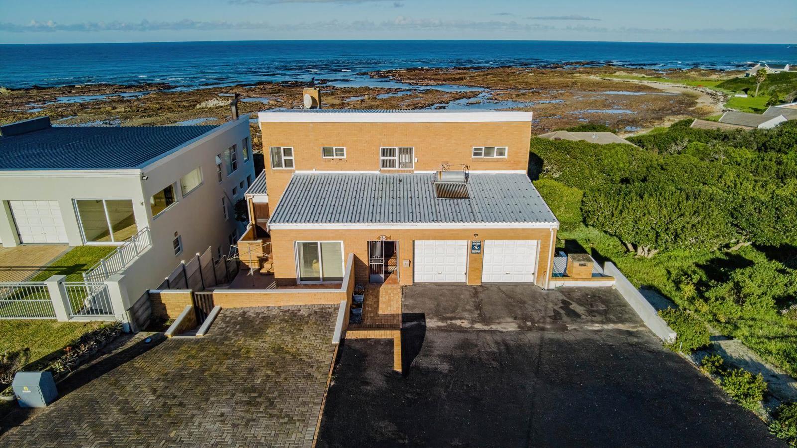 4 Bedroom House in Franskraal