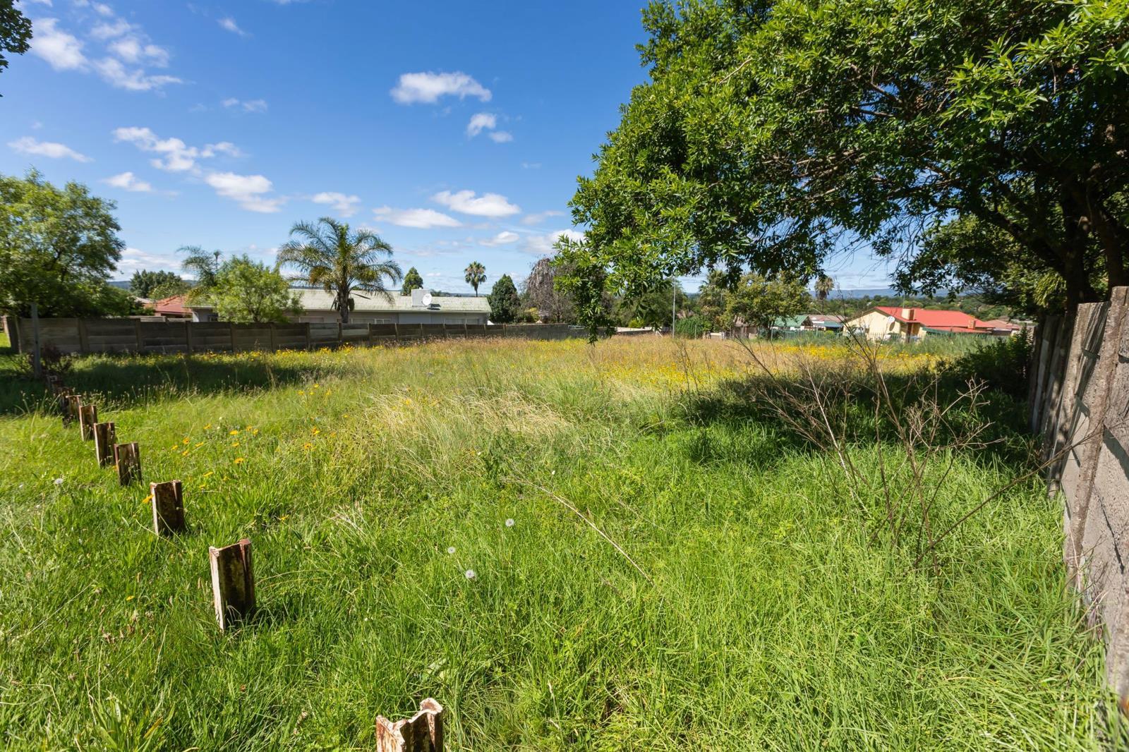 1 000 m² Land available in Pioneer Park
