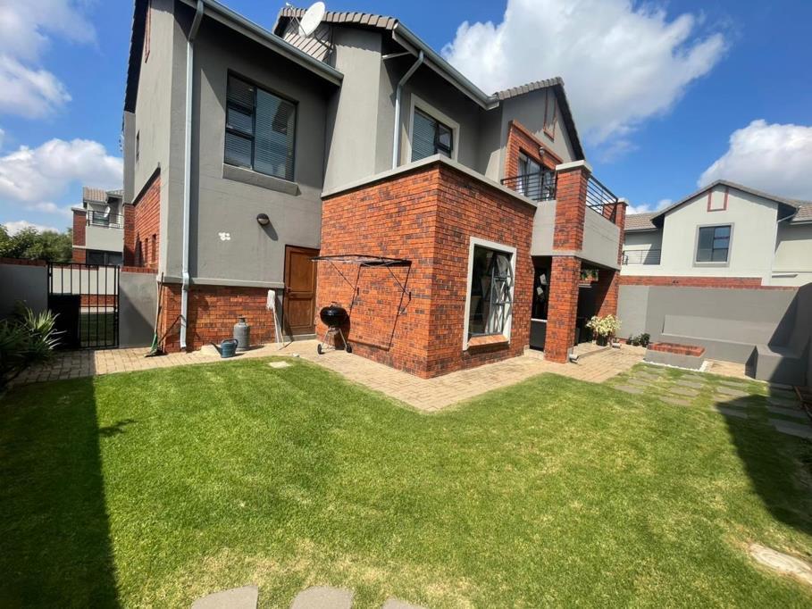 4 Bedroom House in Meyersdal