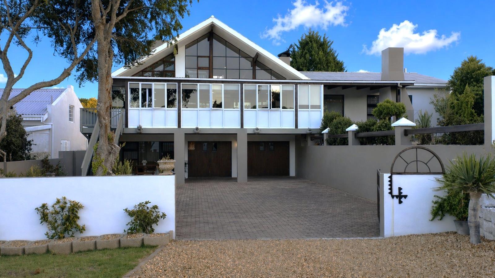 5 Bedroom House in Stilbaai Wes