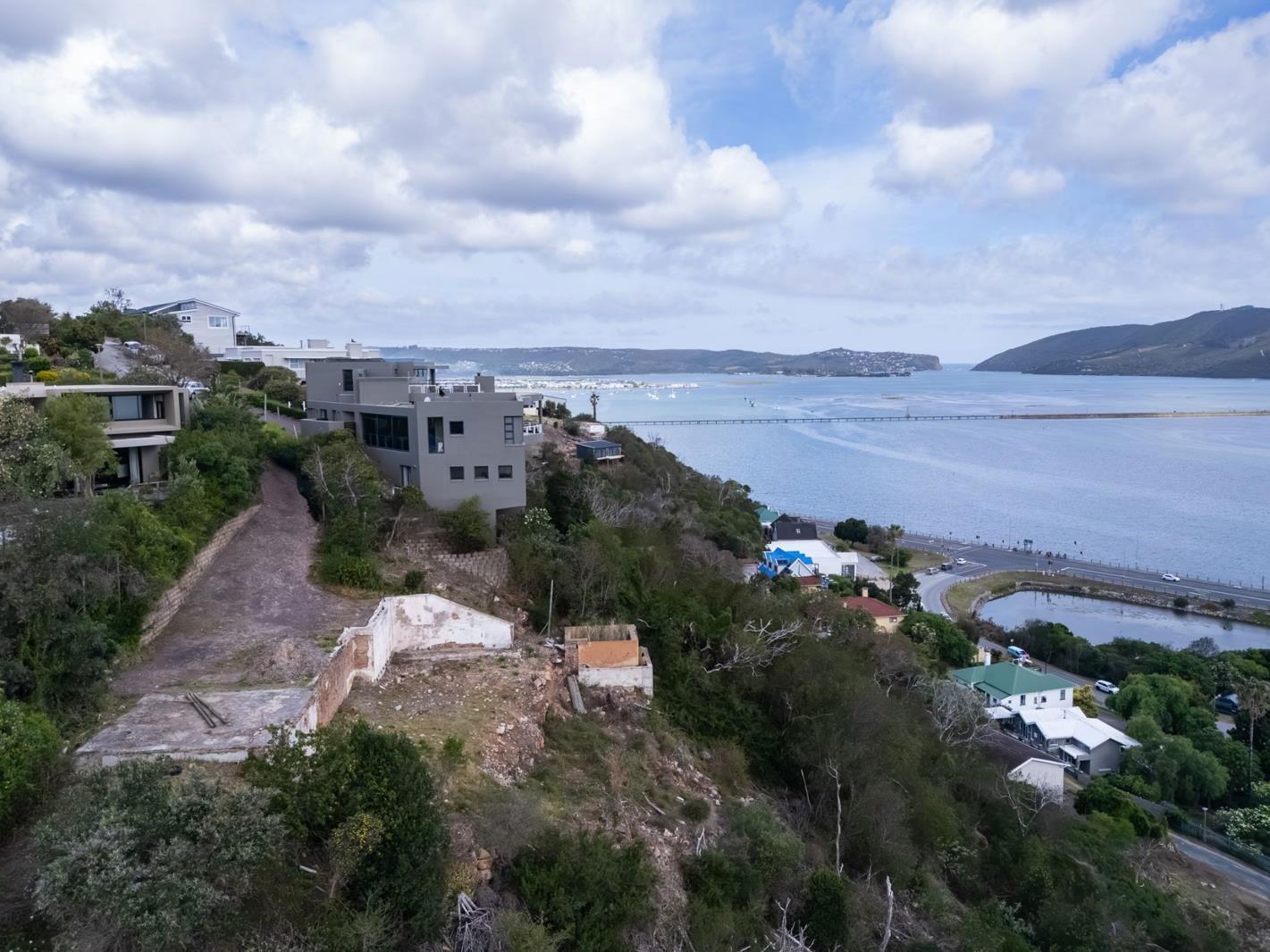 1 670 m² Land available in Knysna Heights