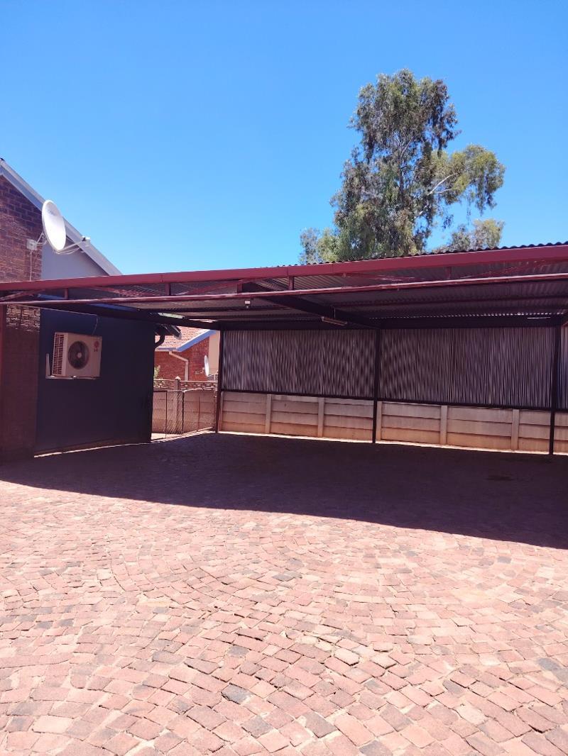 3 Bedroom House in Postmasburg