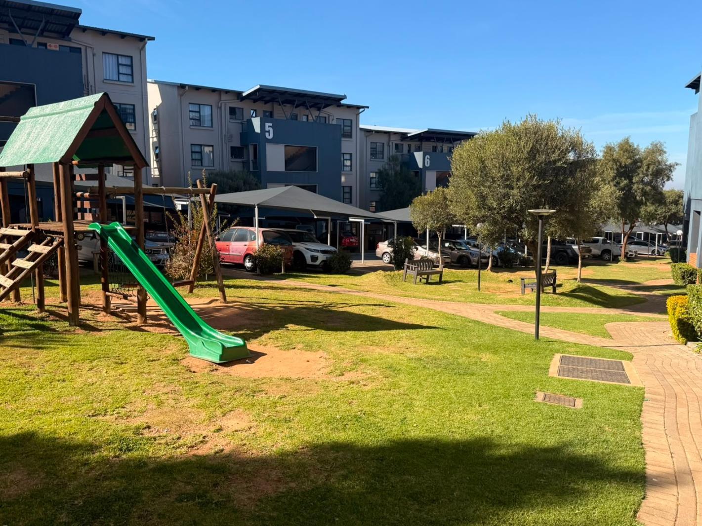 3 Bedroom Townhouse in Oakdene