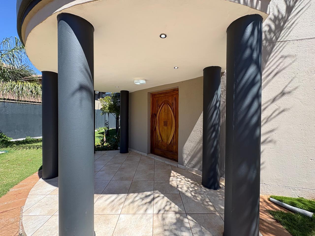 5 Bedroom House in Royldene