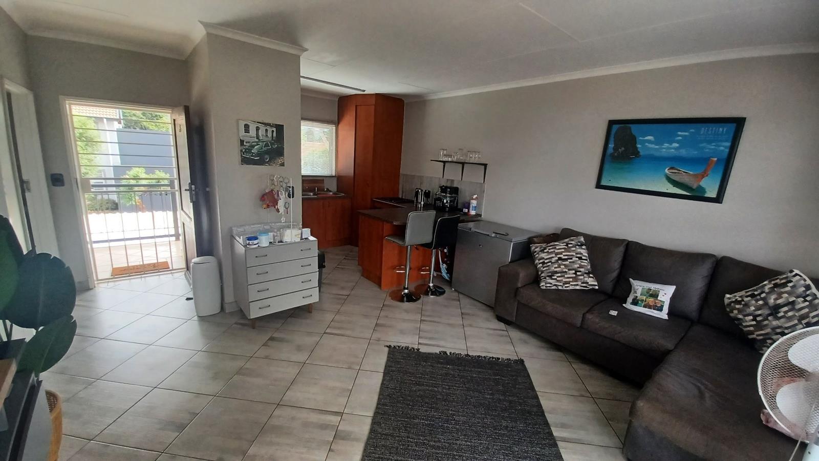 1 Bedroom Apartment in Sinoville