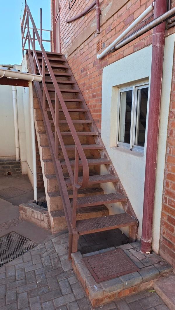 1 Bedroom Apartment in Postmasburg