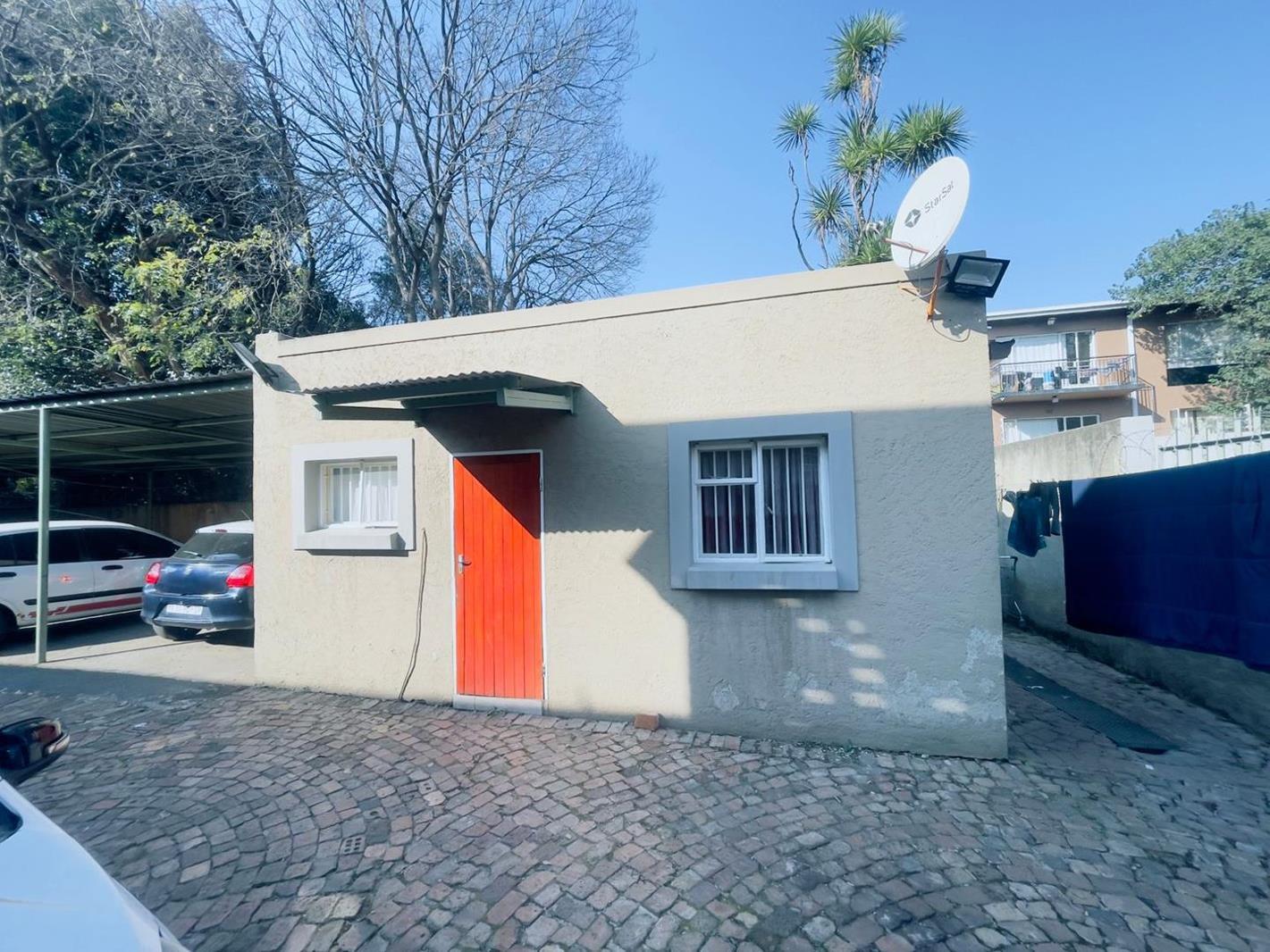 Studio Apartment in Windsor West