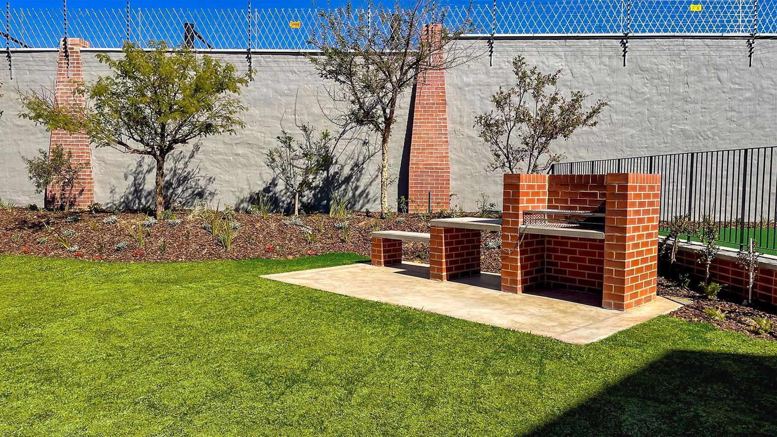 1 Bedroom Apartment in Country View