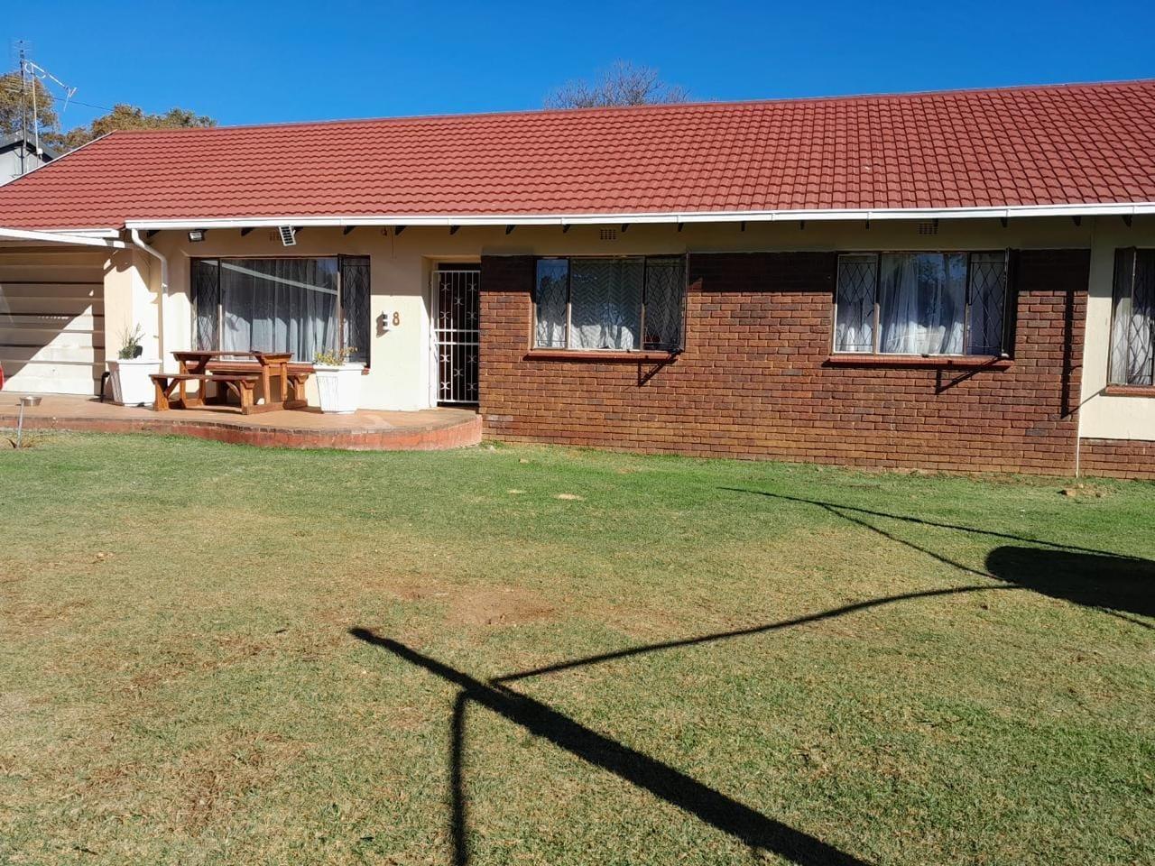 3 Bedroom House in Brackendowns