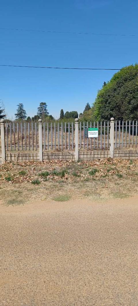 4 047 m² Land available in Henley on Klip