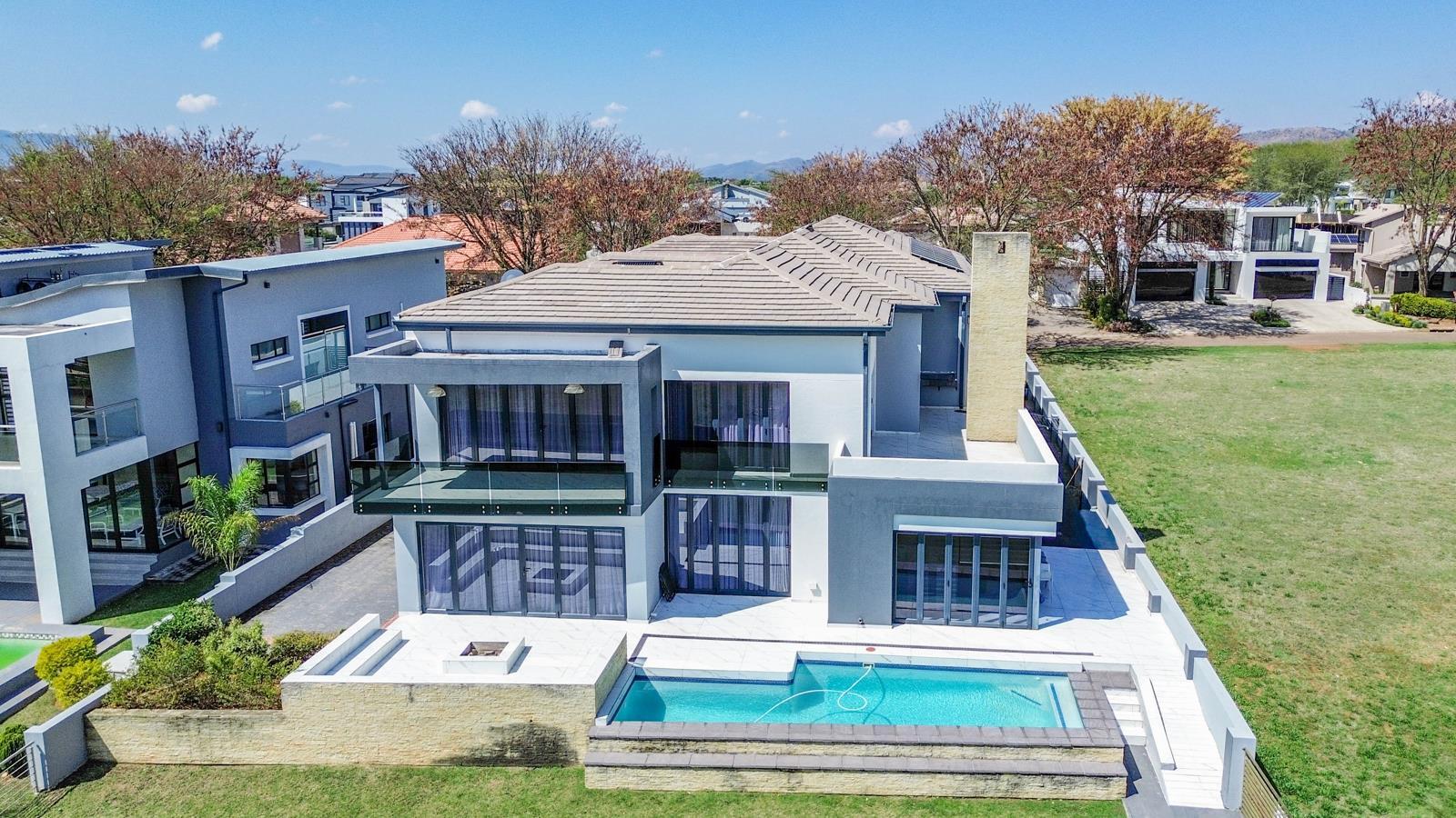6 Bedroom House in The Island Estates