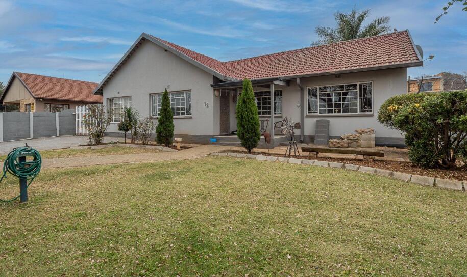 4 Bedroom House in General Alberts Park