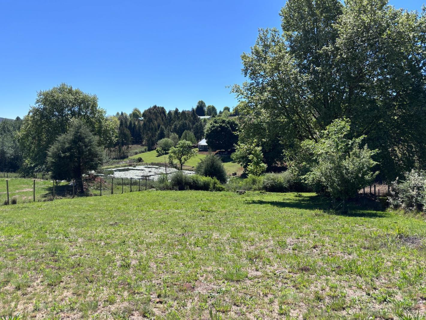2 000 m² Land available in Underberg
