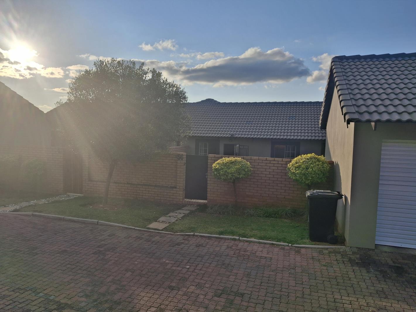 2 Bedroom Townhouse in Mooikloof