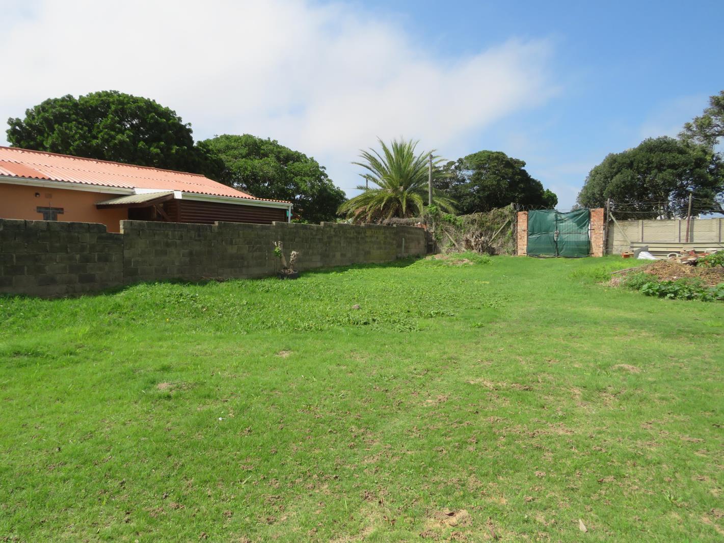 1 124 m² Land available in East Bank