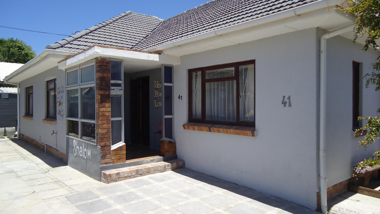 3 Bedroom House in Strand Central