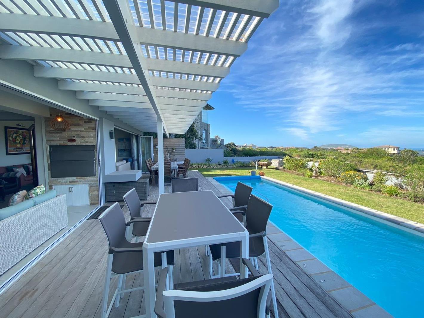 4 Bedroom House in Robberg