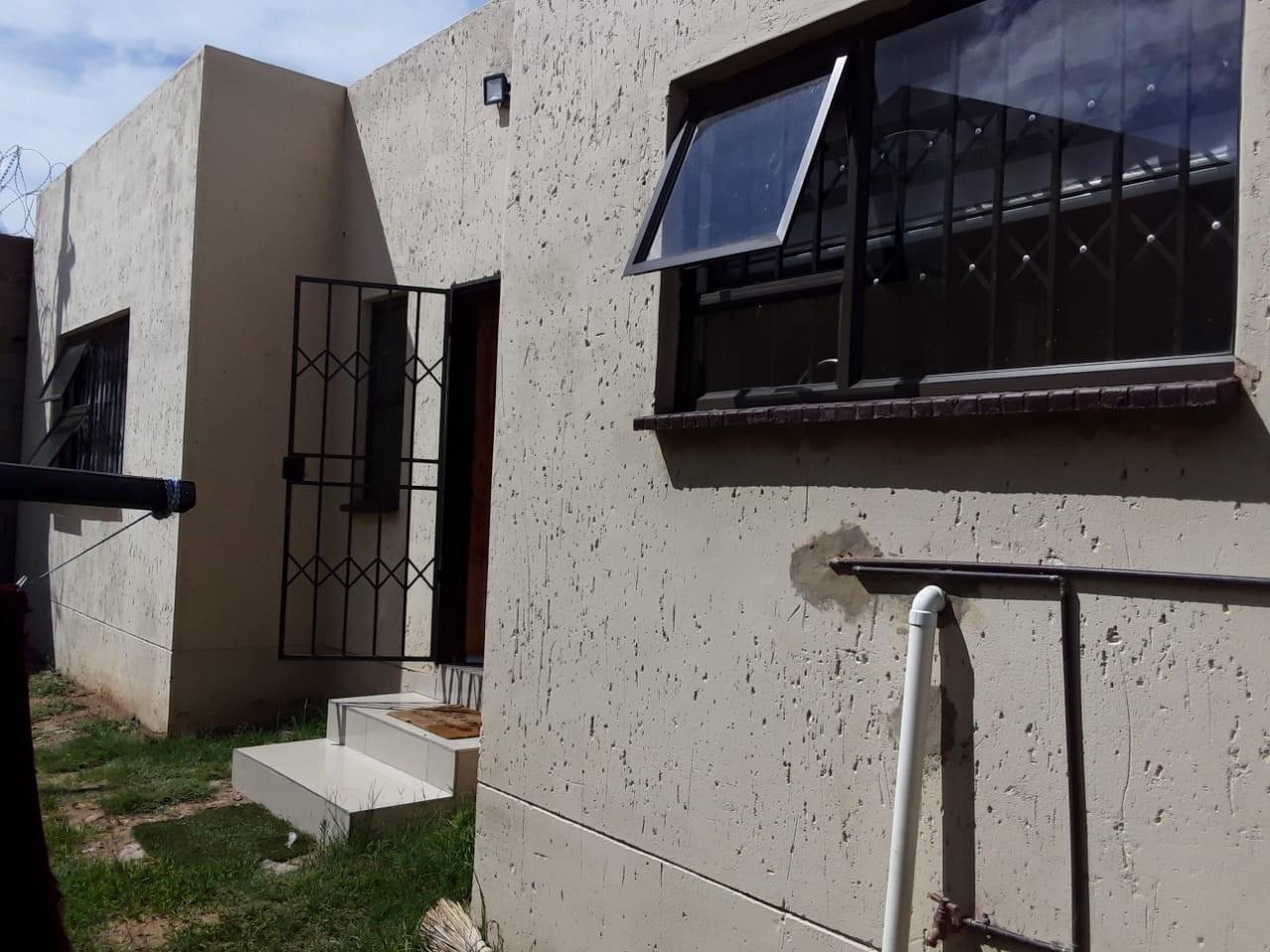 1 Bedroom House in Meadowlands