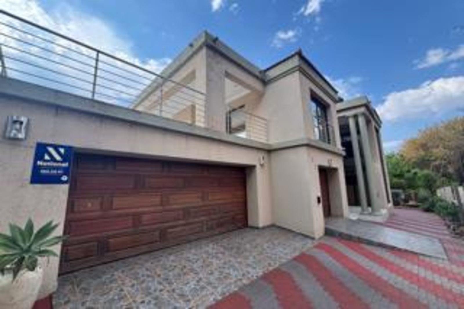 6 Bedroom House in Bendor