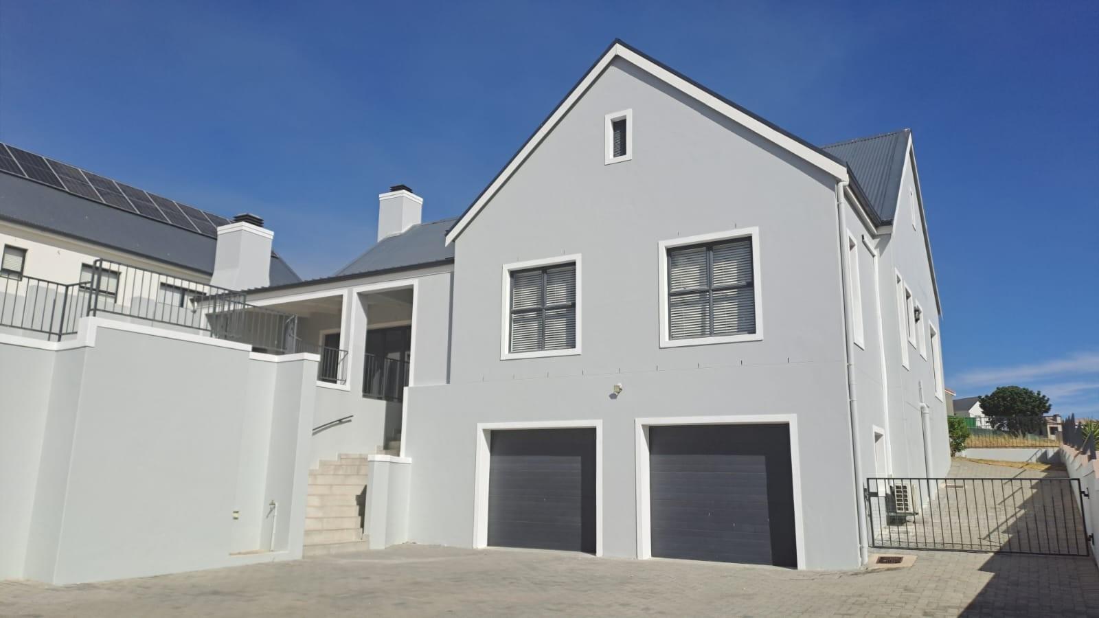 3 Bedroom House in Mount Royal Golf Estate