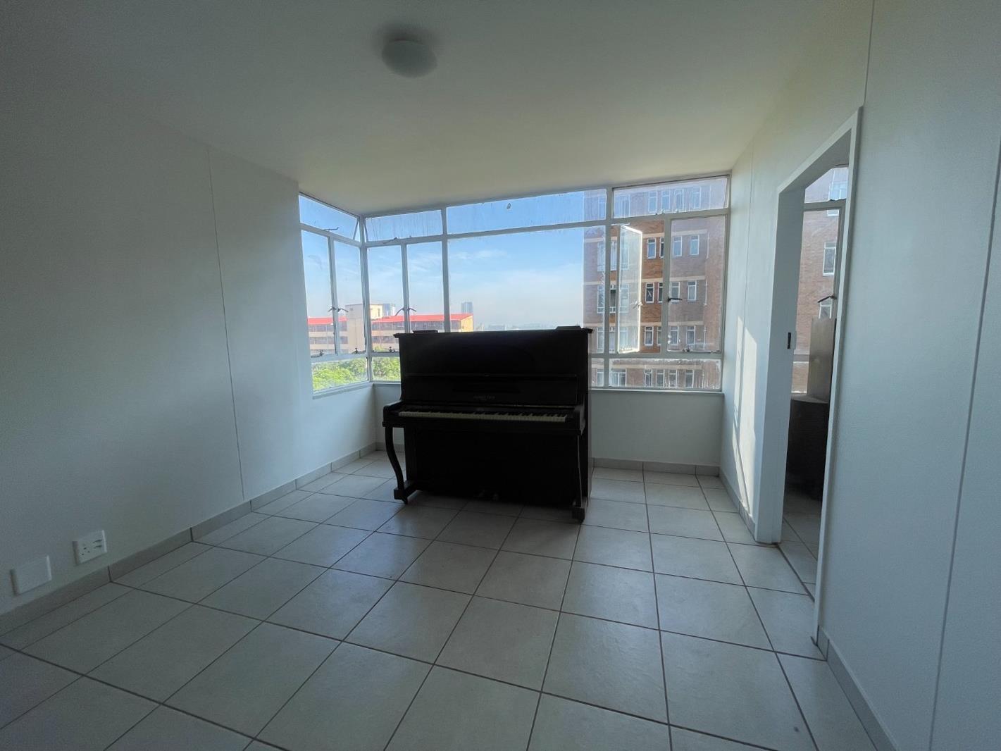 2.5 Bedroom Apartment in Muckleneuk