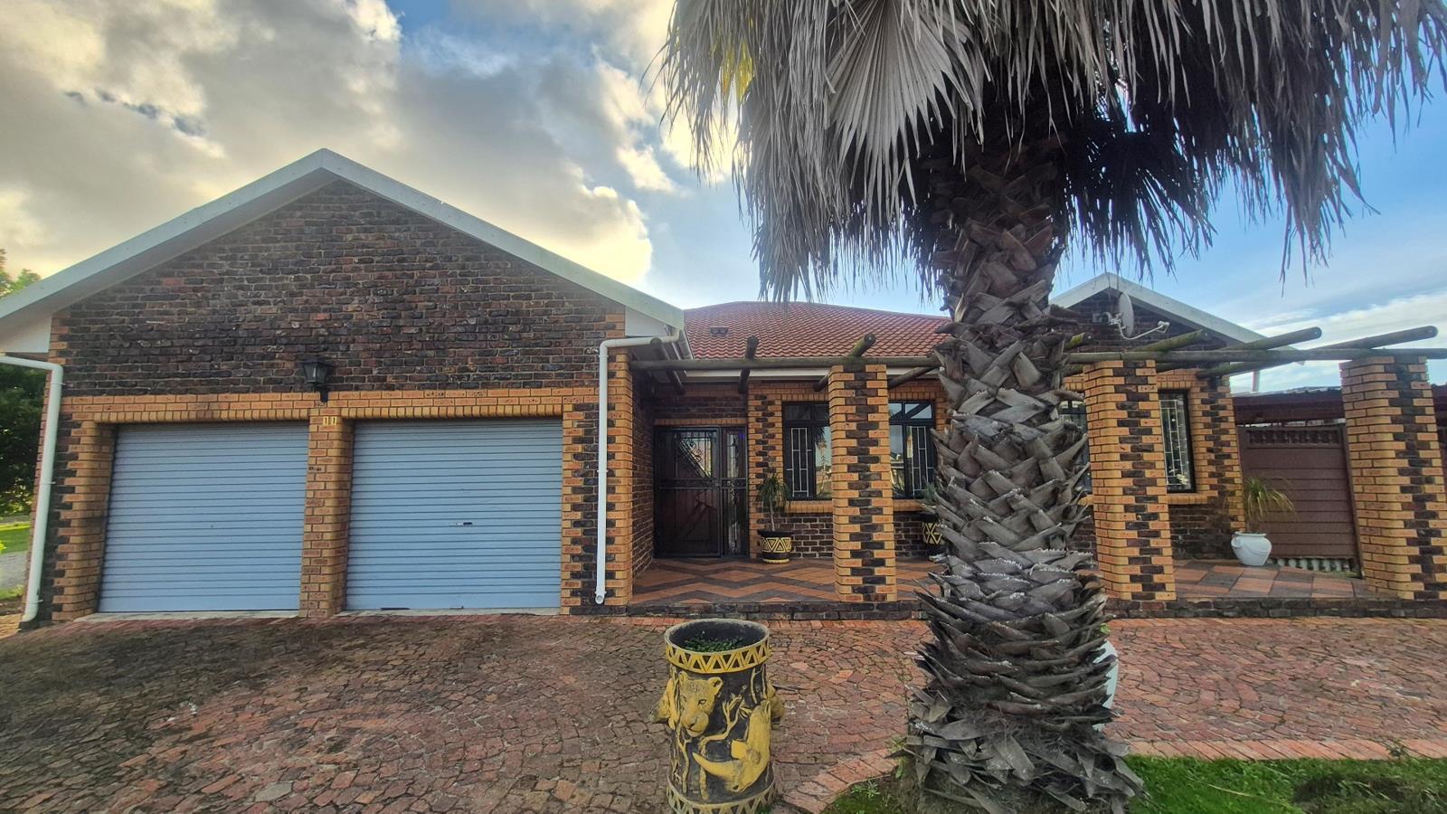 3 Bedroom House in Levalia