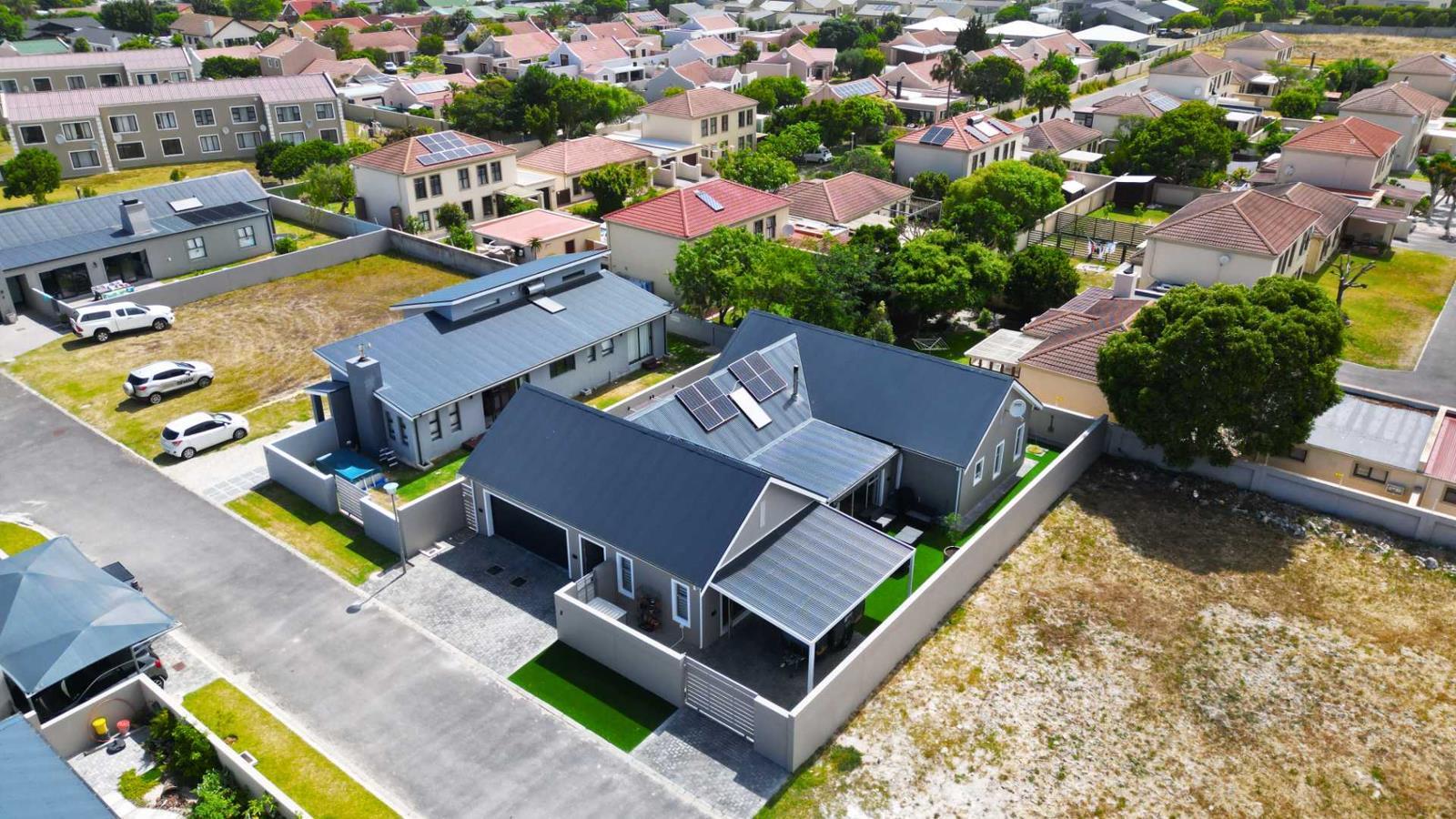 3 Bedroom House in Sandbaai