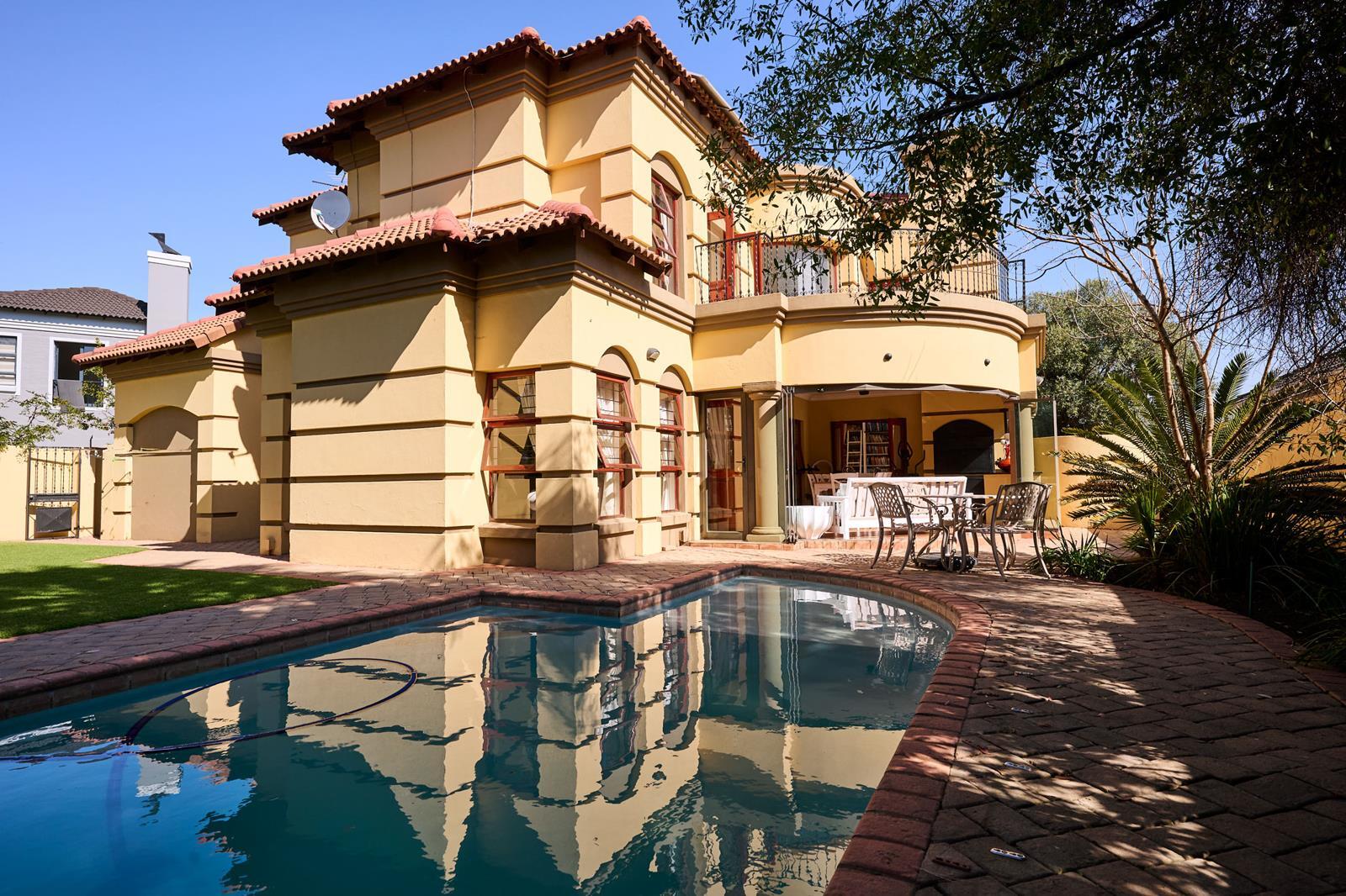 3 Bedroom House in Blue Valley Golf Estate