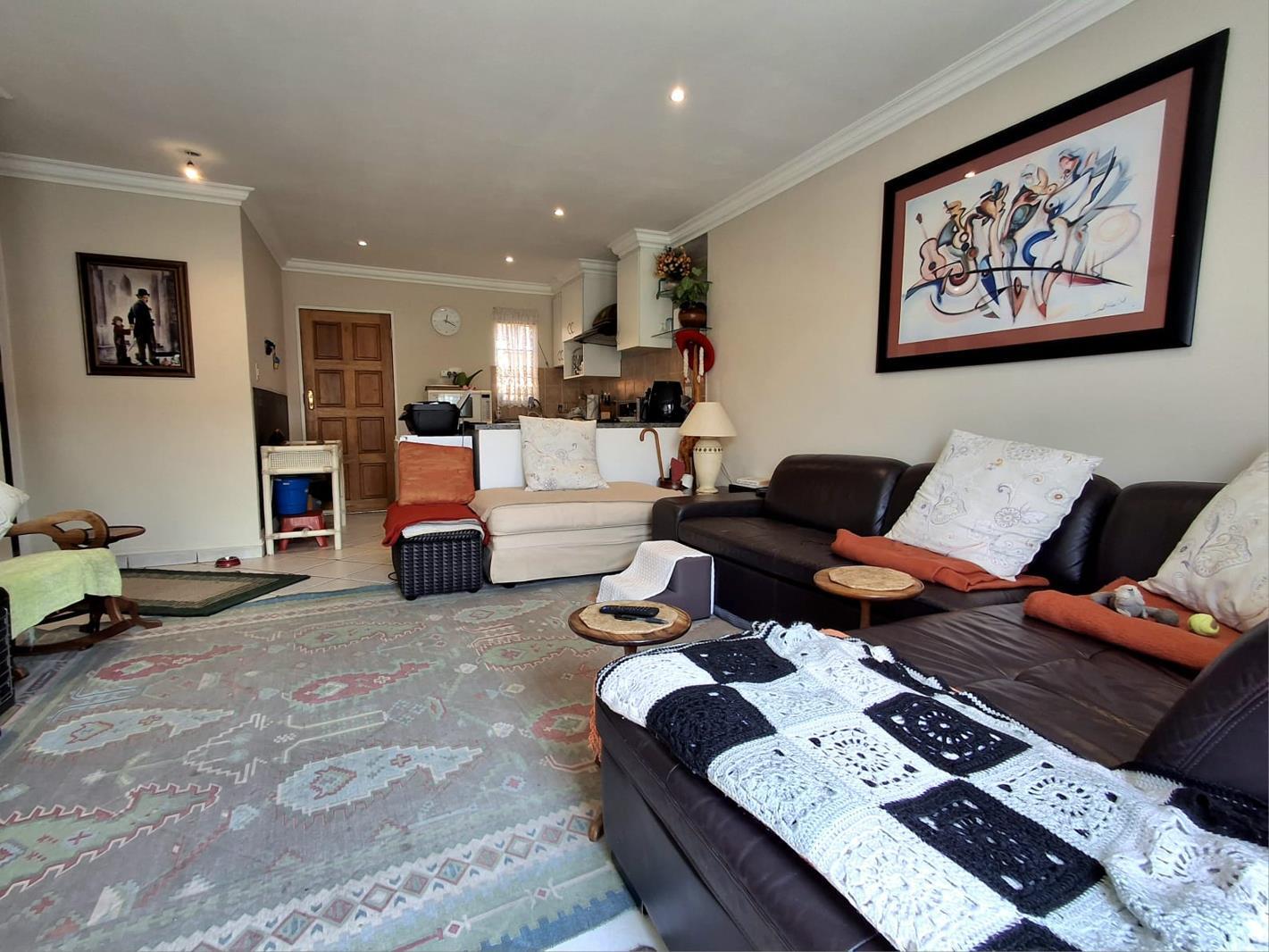 2 Bedroom Simplex in Illiondale