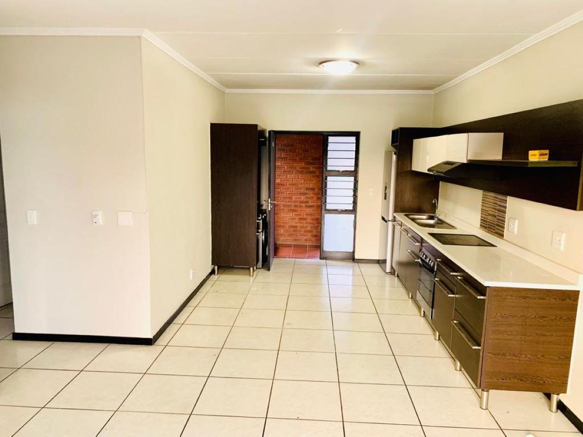 2 Bedroom Apartment in Fourways