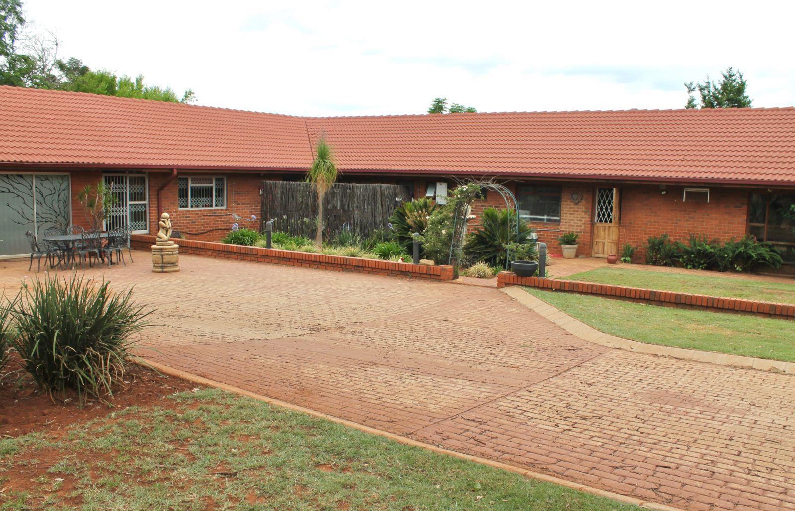 6 Bedroom House in Danville