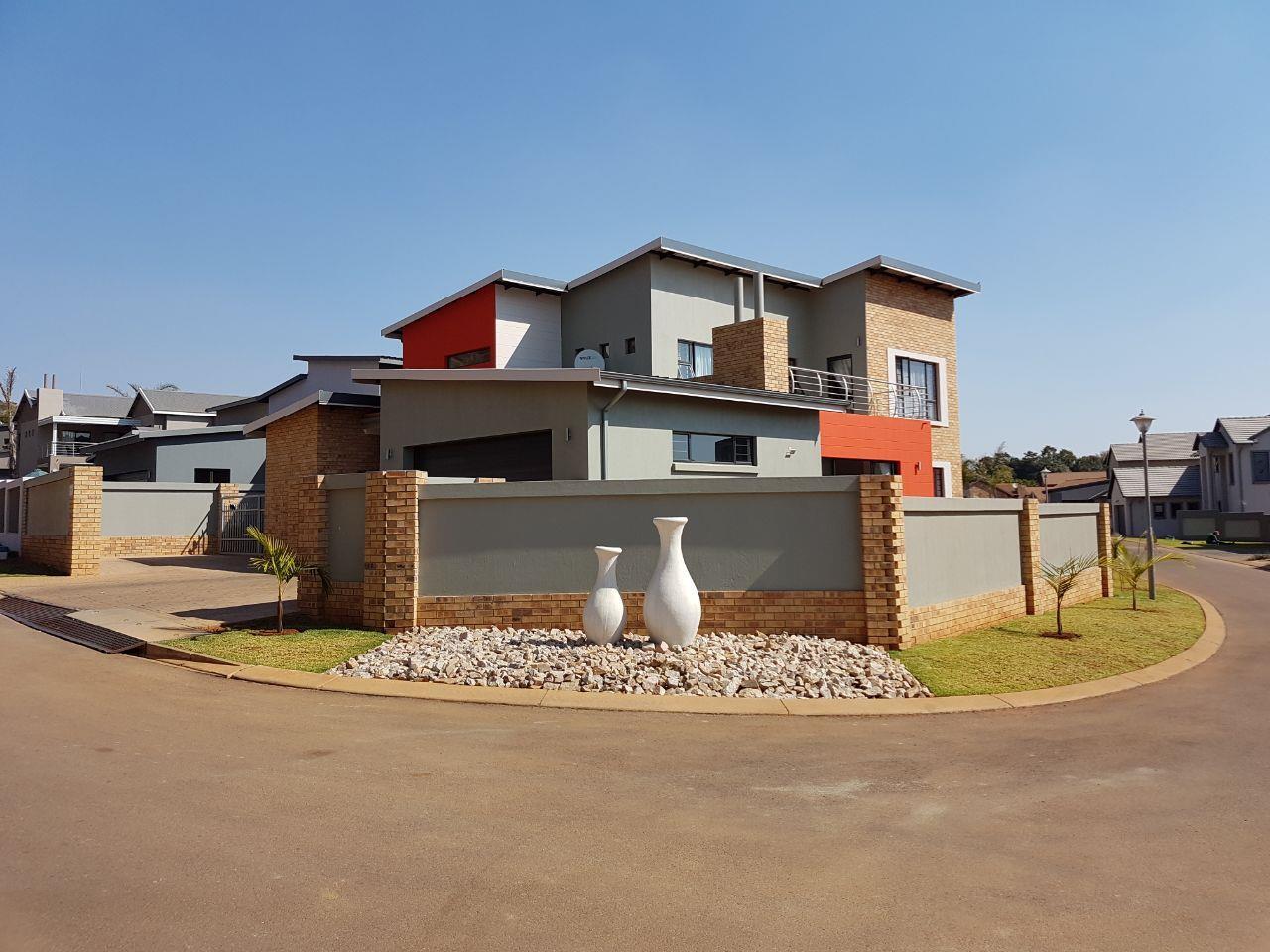 4 Bedroom House in Magalieskruin