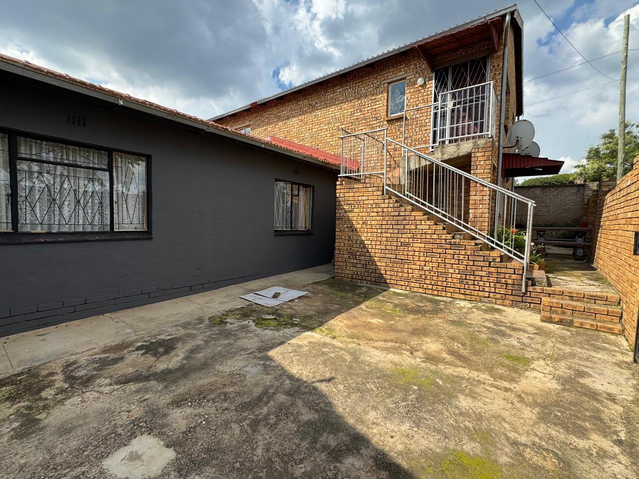 3 Bedroom Apartment in Bosmont