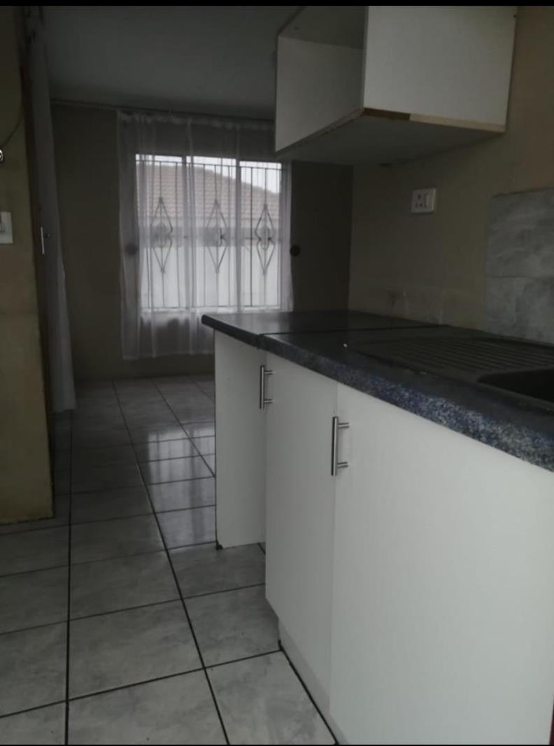 0.5 Bedroom House in Naturena